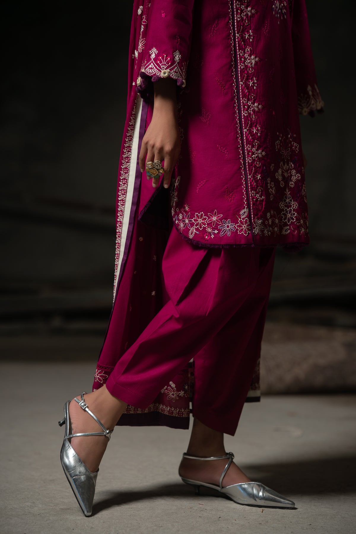 Rafey Rangrez Rangrez | Embroidered Slub Khaddar Winter Pret Suit | SIGNALS Pakistan